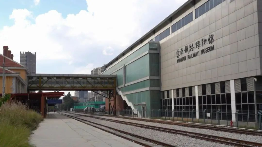 机场扩建，发现几千座古墓！于是……