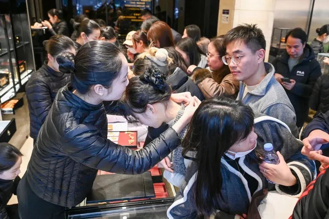 明起调价限购！卖疯了，门店排队千人、3小时起步，不少人在抢！