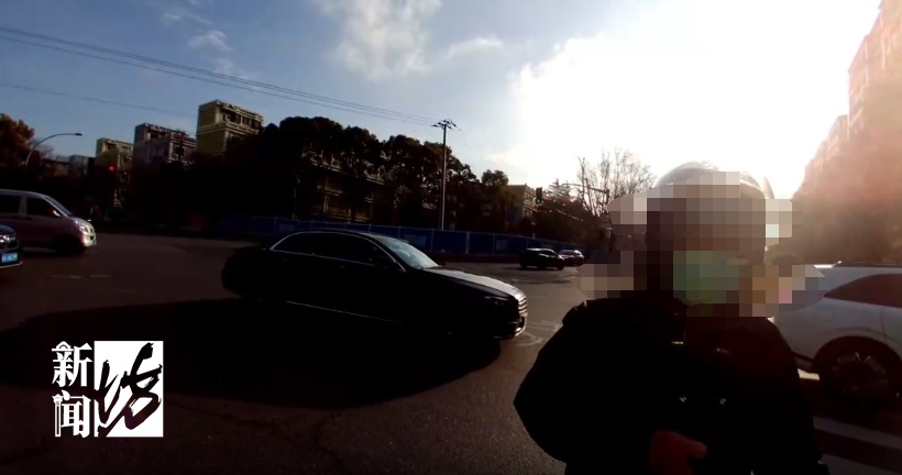 事发上海街头！民警霸气喊话5遍！这一幕太解气