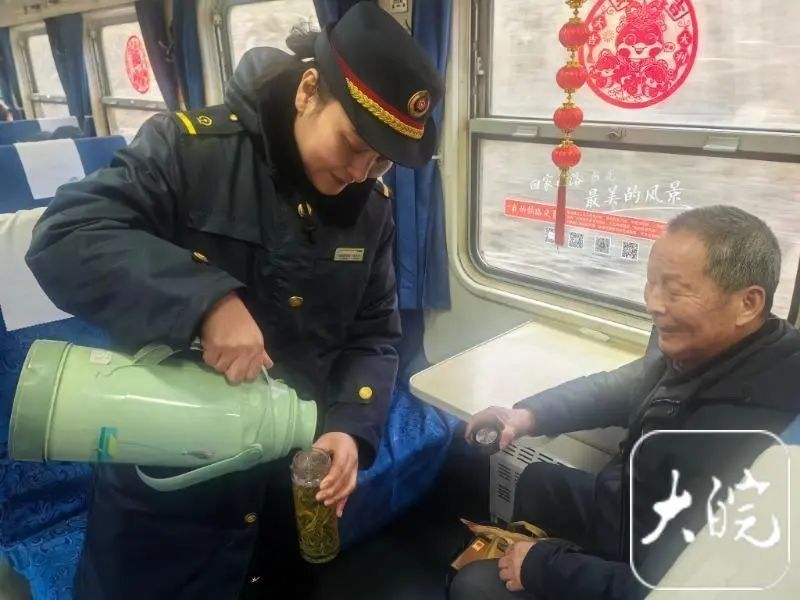 长三角地区唯一非空调绿皮车即将“退役” 长三角地区唯一非空调绿皮车即将“退役”