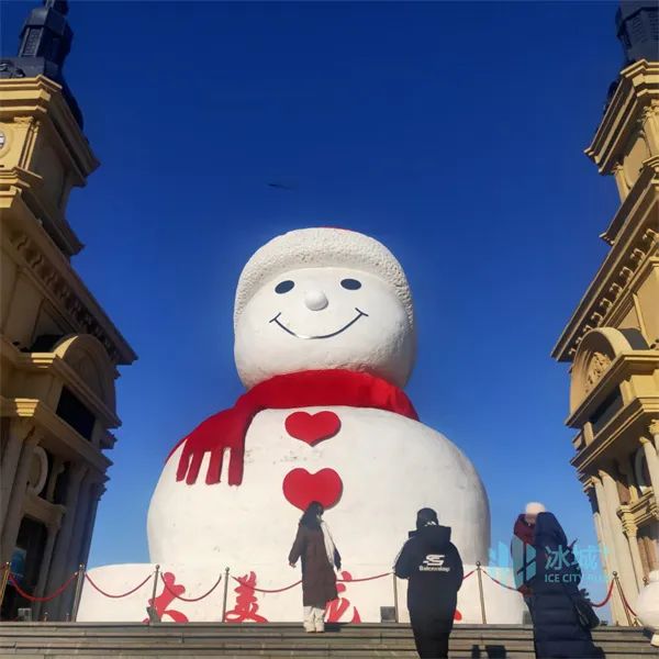 冬日限定浪漫谢幕！冰城“顶流网红”大雪人70天迎客40万人次，今起“休年假”……