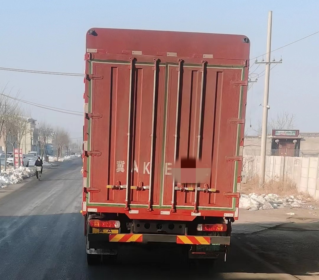 车牌玩“隐身”？！记9分罚200！