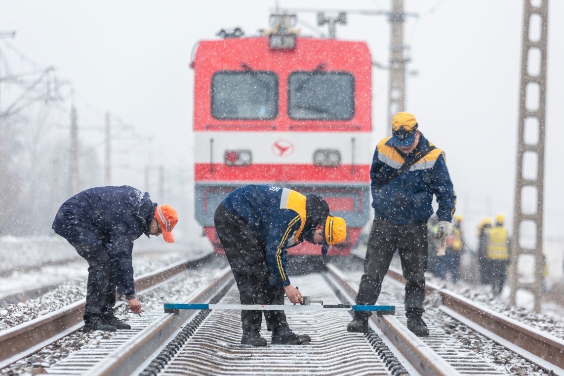 兰州铁路局管内陇海铁路第一阶段集中修启动 兰州铁路局管内陇海铁路第一阶段集中修启动