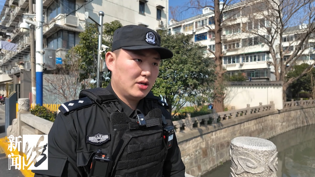 上海一男子深夜大喊,“我不能动了!”费了警方两套方案... 上海一男子深夜大喊,“我不能动了!”费了警方两套方案...