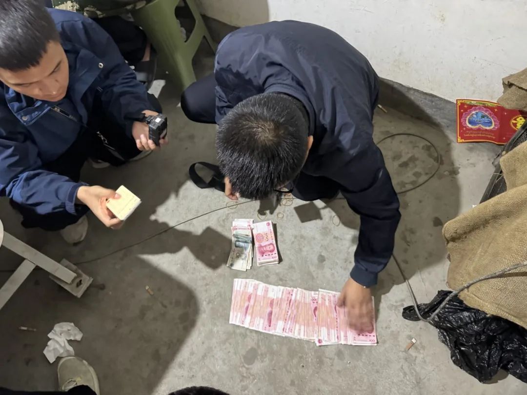 深夜,云南这地27人被当场带走! 深夜,云南这地27人被当场带走!