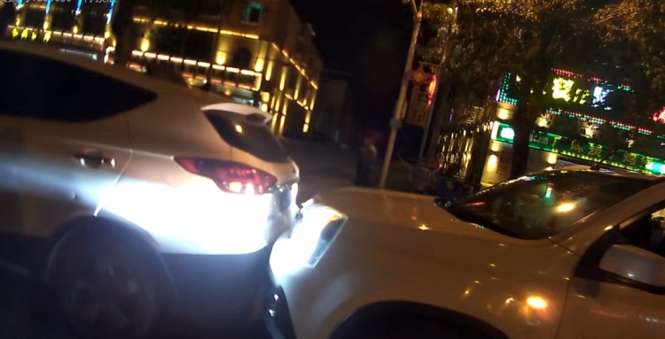 男子路遇查酒驾想倒车逃跑，结果撞了！交警细查发现……