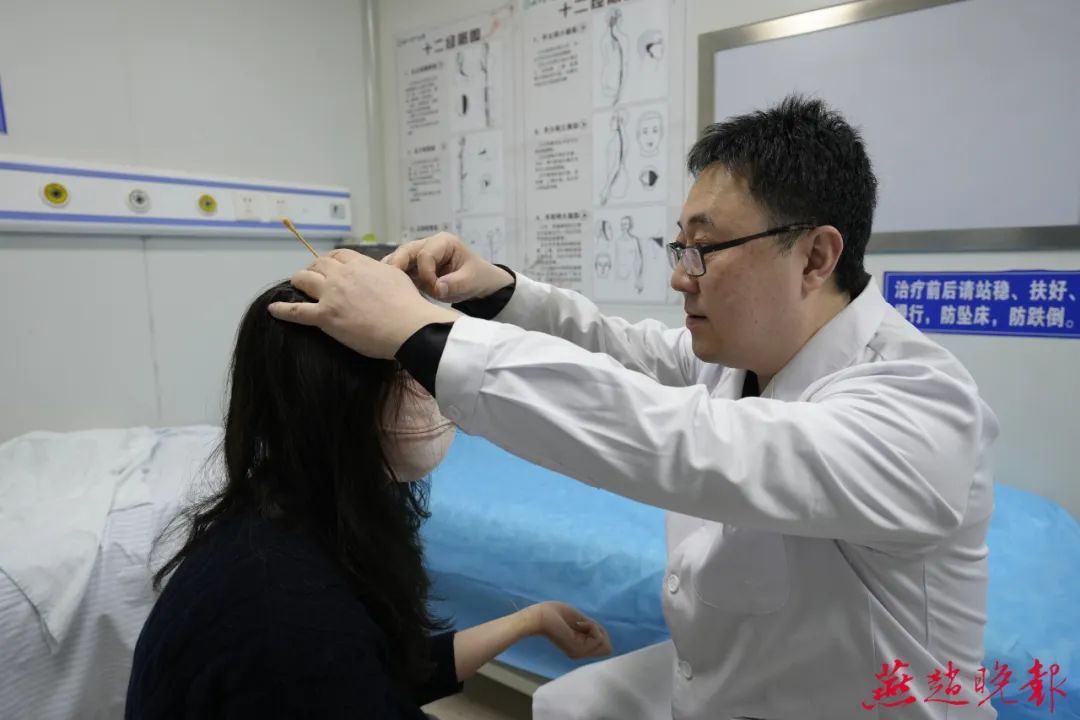 患上“缠腰蛇” 工作生活被搅得一团糟 患上“缠腰蛇” 工作生活被搅得一团糟