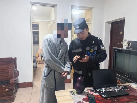 “裸聊”被勒索10000元!穿着睡衣的他这样操作...... “裸聊”被勒索10000元!穿着睡衣的他这样操作......