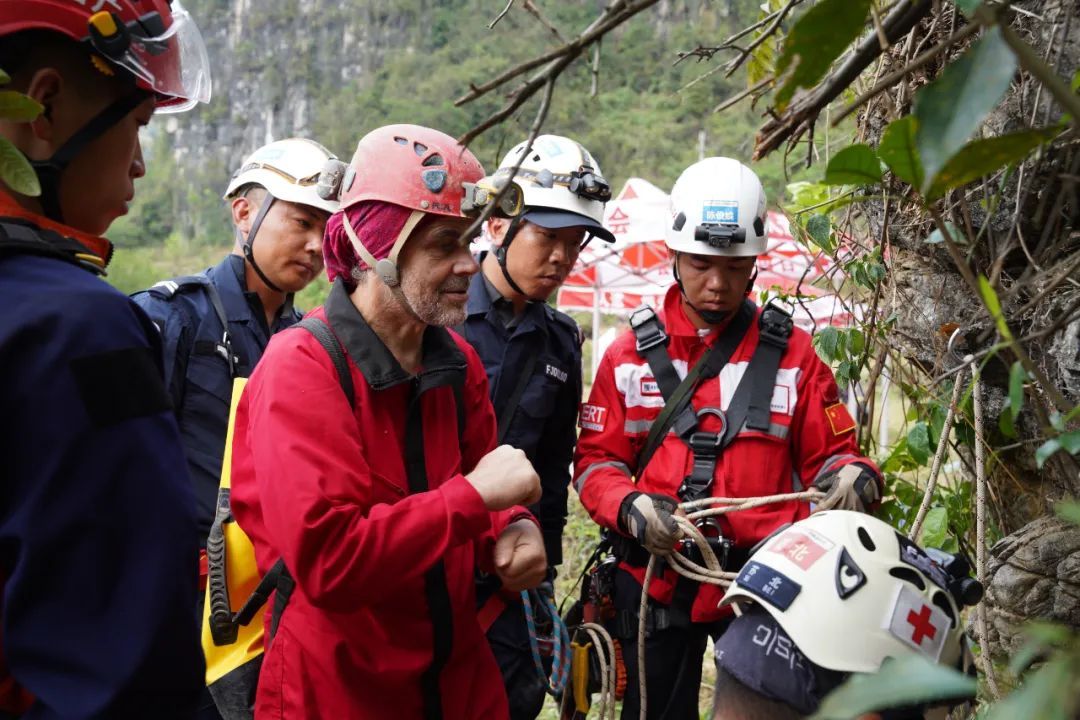 国内洞穴潜水救援首胜！这支“水下奇兵”凭啥行？