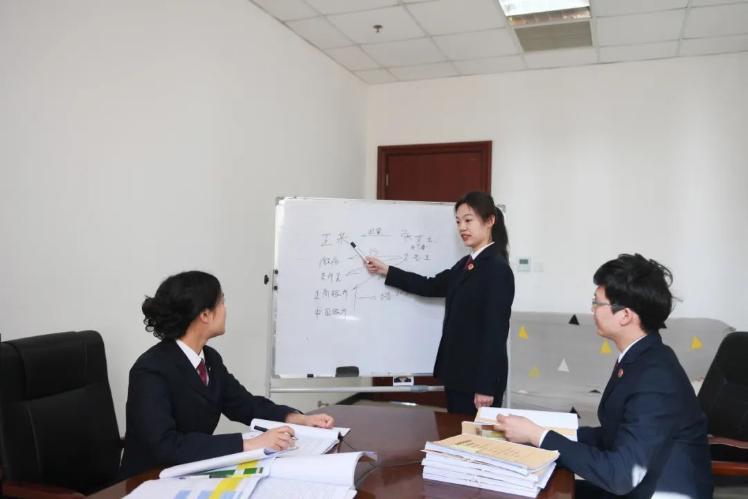 我的百万贷款被“嫡长闺”挥霍打赏……