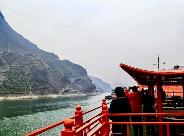 爆火刷屏的“小狗山”大揭秘！附打卡攻略