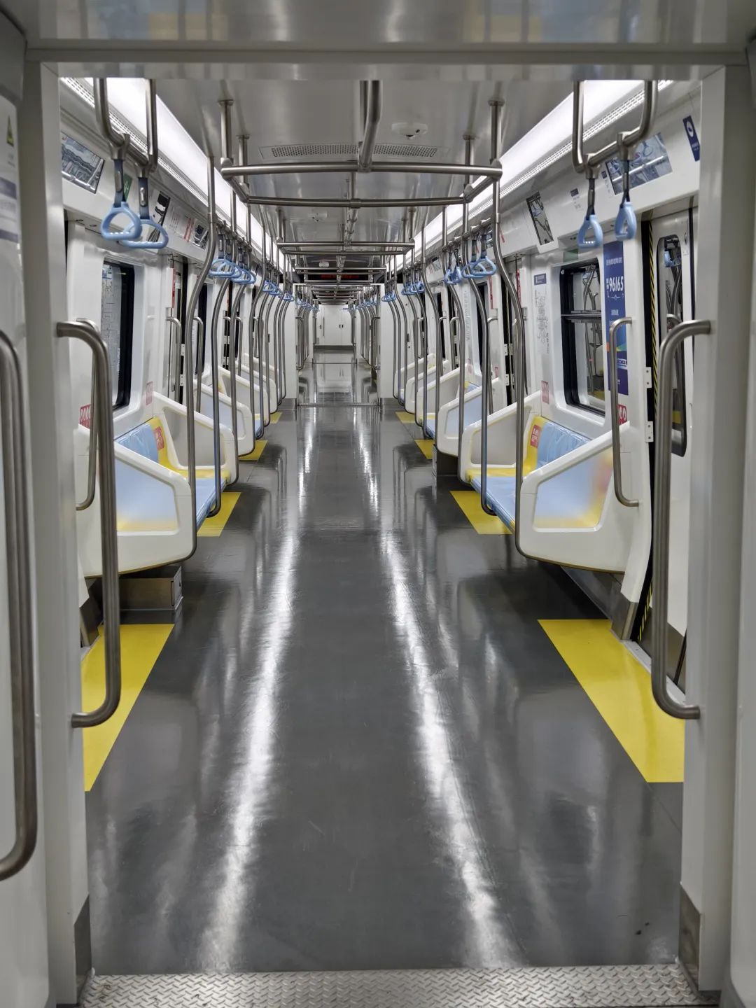 最新!北京地铁13号线大动作,新车有何不同→ 最新!北京地铁13号线大动作,新车有何不同→