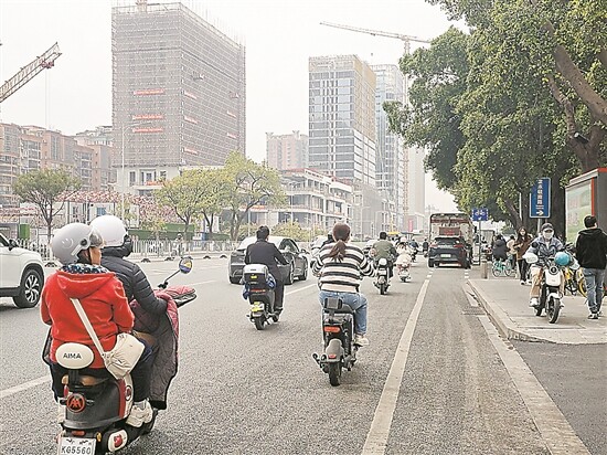 新规施行已满两个月 广州“电鸡之困”破解了吗? 新规施行已满两个月 广州“电鸡之困”破解了吗?
