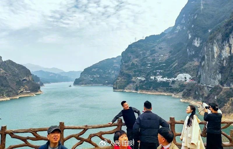 湖北“小狗山”爆火刷屏！真不是P的