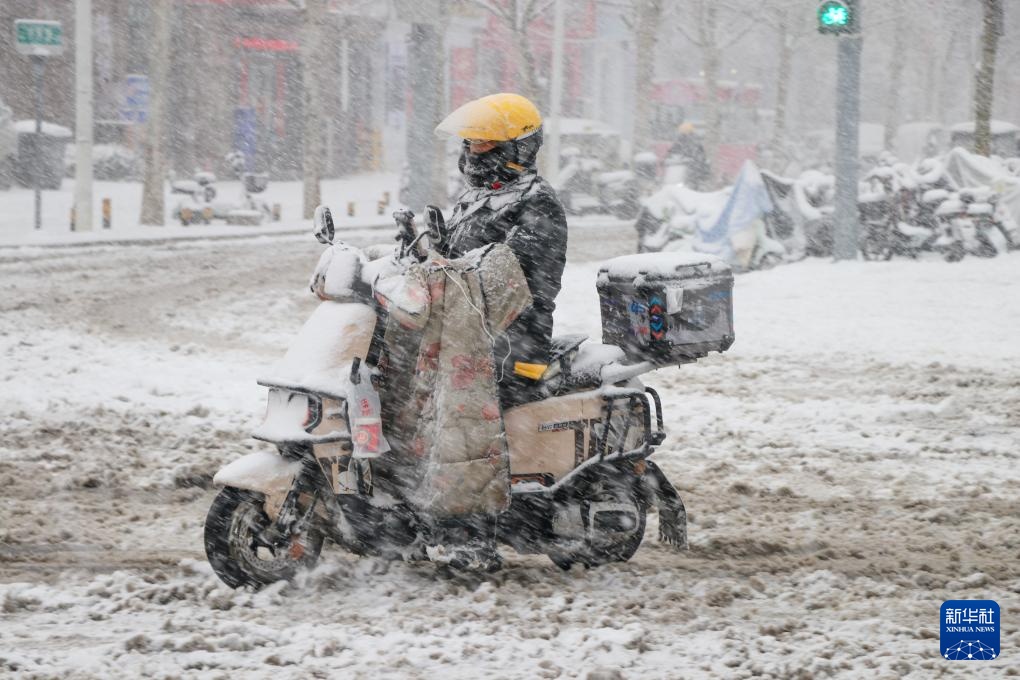 山东迎雨雪降温天气