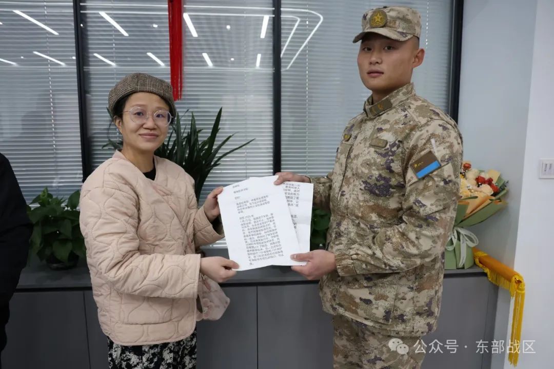 他休假归队后，派出所的一个电话，让战友为他竖起大拇指