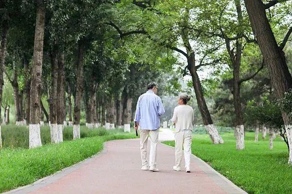 这几种锻炼方式劝你放弃 越练越“显老”还伤身→