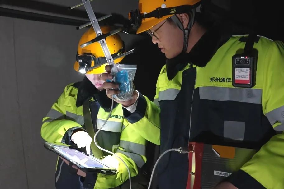 过隧道也能打电话？坐高铁“不失联”的秘密在这里！