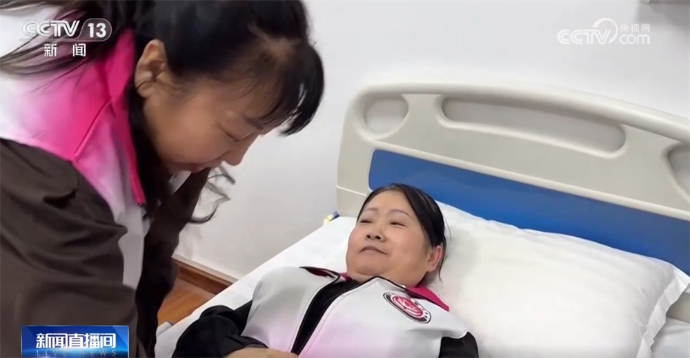 “一老一小”照顾服务迎来需求高峰 推动家政服务市场持续升温