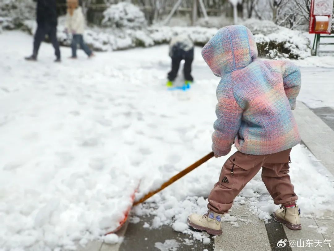 山东降雪持续！今明两天，5市有中到大雪，鲁西北局部小雪