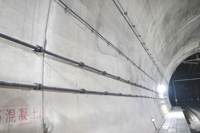 过隧道也能打电话？坐高铁“不失联”的秘密在这里！