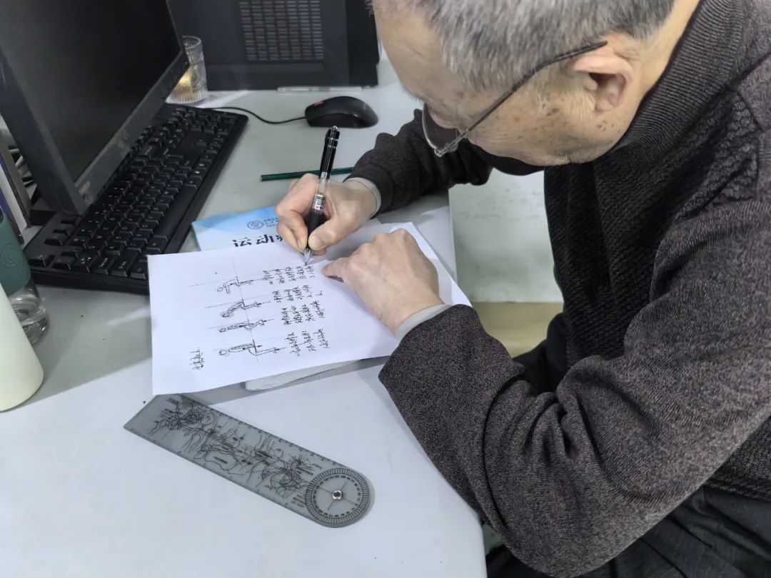 奇迹！瘫痪的她能走路了，武汉夫妻感动全网