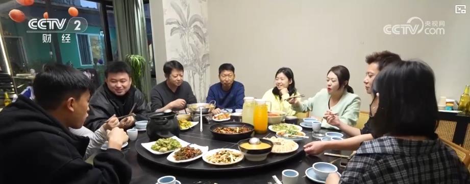 春菜鲜美丰富百姓“菜篮子” “一口鲜”餐饮热潮激发消费活力