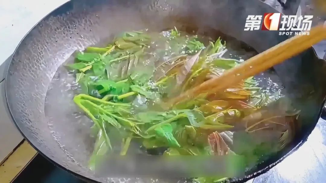 女子吃太多引发肠梗阻？竟是因为这个.....