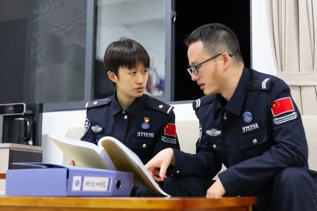 仅1秒！女警用“糯米粑粑”救回一命