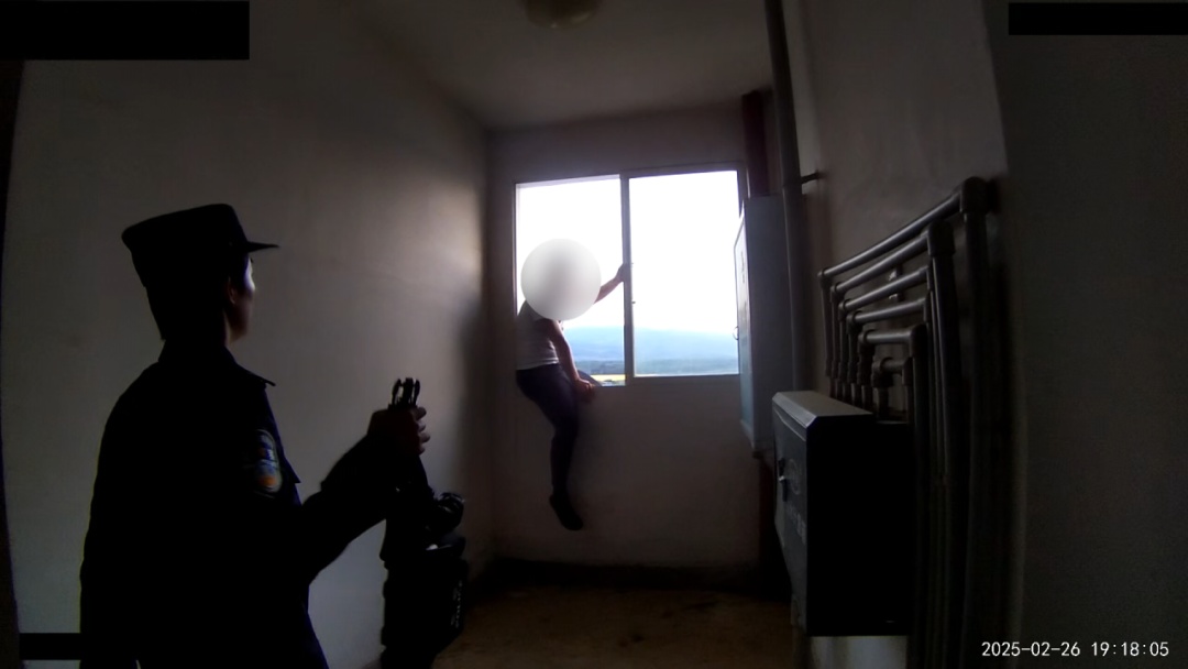 仅1秒！女警用“糯米粑粑”救回一命