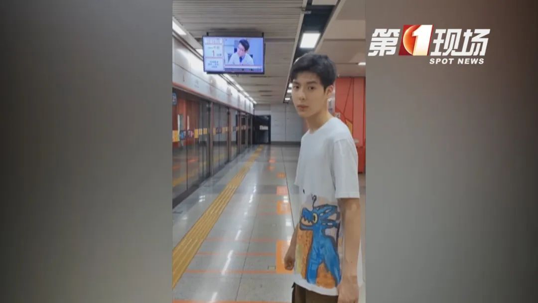 走近“星星的孩子”！深圳16岁高颜值孤独症小伙走红，四年后竟然...