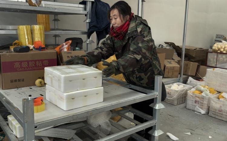 烟台大姨用英语卖苹果，火了！