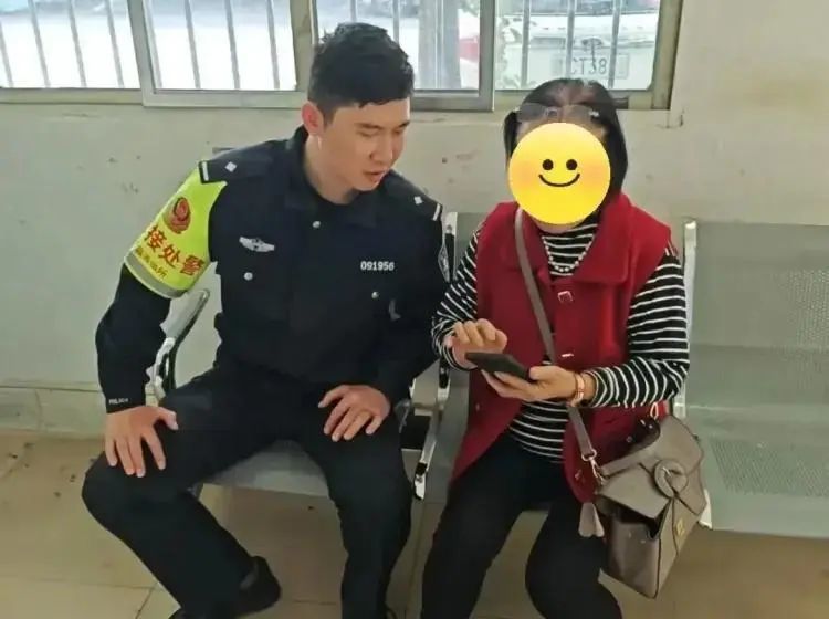 靳东最新回话：青睐我的不雅众被AI骗得很惨，提倡AI换脸立法