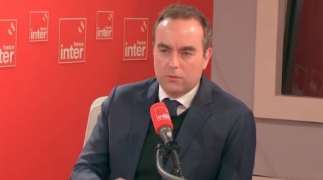 法国国防部长称正在向乌克兰提供军事情报 法国国防部长称正在向乌克兰提供军事情报