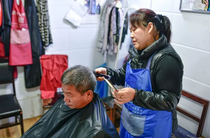 5元！贵州这家理发店14年不涨价