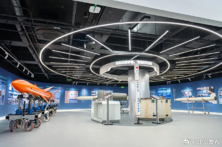 12架退役飞机停进北京这所高校! 12架退役飞机停进北京这所高校!