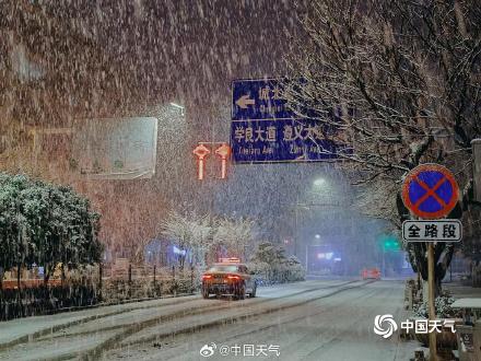 贵州多地3月飘雪天地银白 贵州多地3月飘雪天地银白