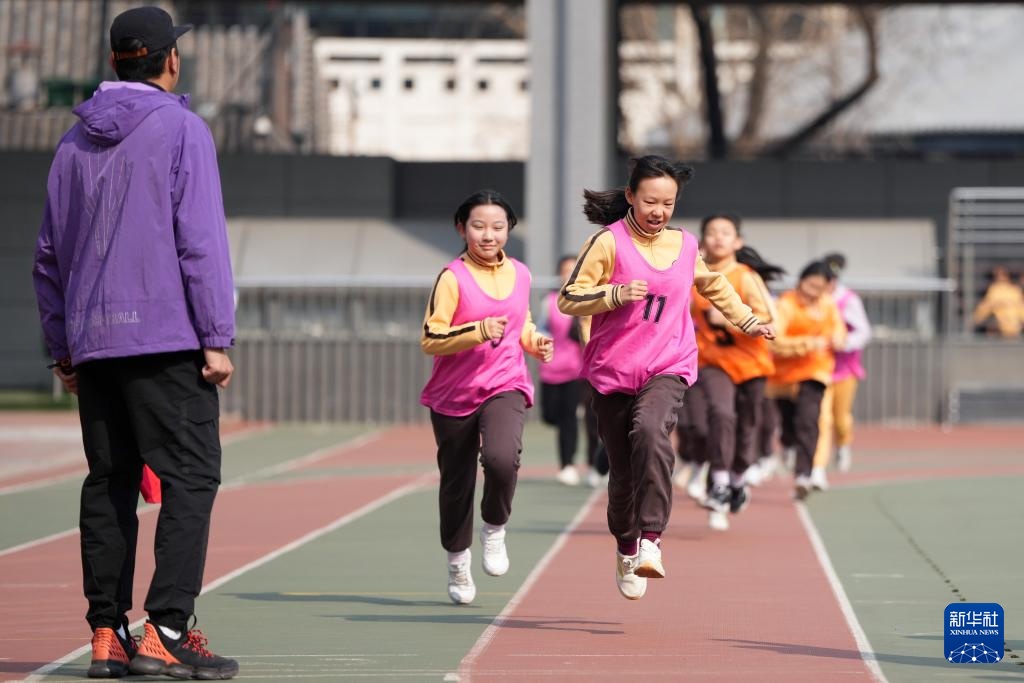 新华全媒+丨北京推行“体育八条” 打造“能出汗的体育课” 新华全媒+丨北京推行“体育八条” 打造“能出汗的体育课”