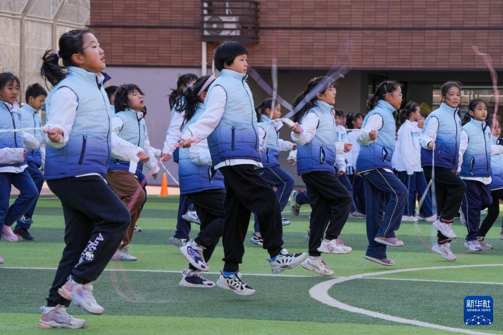 新华全媒+丨北京推行“体育八条” 打造“能出汗的体育课” 新华全媒+丨北京推行“体育八条” 打造“能出汗的体育课”
