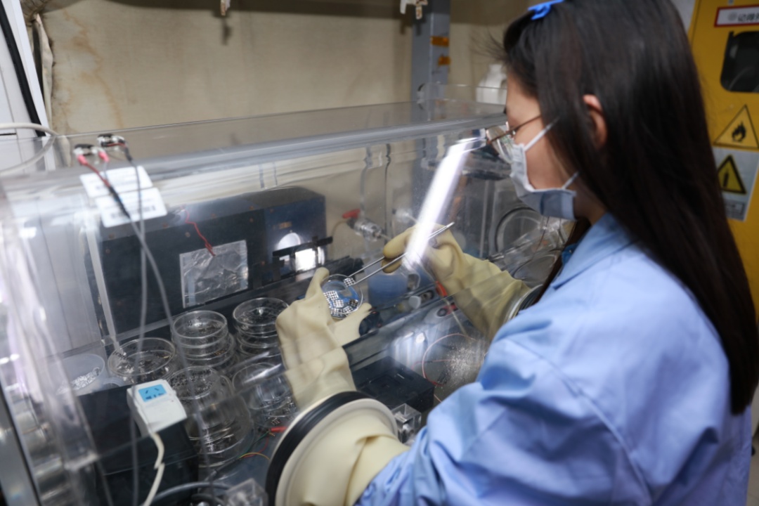 3670小时!我国取得钙钛矿太阳能电池新突破 3670小时!我国取得钙钛矿太阳能电池新突破