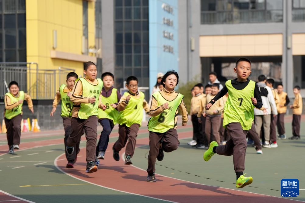 新华全媒+丨北京推行“体育八条” 打造“能出汗的体育课” 新华全媒+丨北京推行“体育八条” 打造“能出汗的体育课”