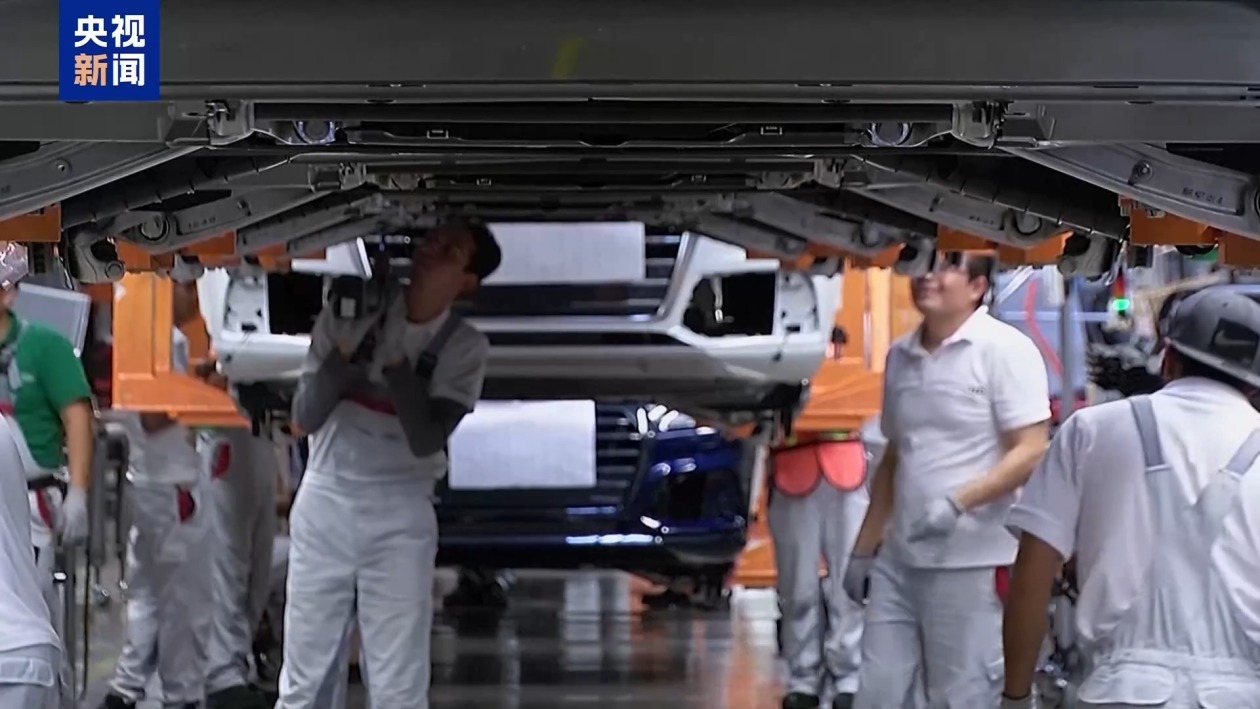 特朗普宣布暂缓对墨加关税至4月2日 墨总统称将推动本土生产与消费