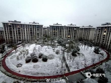 贵州多地3月飘雪天地银白 贵州多地3月飘雪天地银白