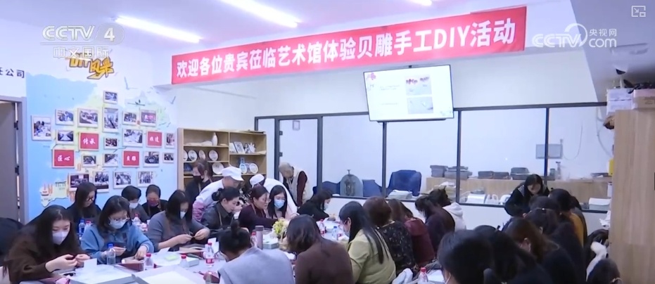 展现新时代女性别样风采 “微工厂”“妈妈岗”助力“她”更好就业 展现新时代女性别样风采 “微工厂”“妈妈岗”助力“她”更好就业