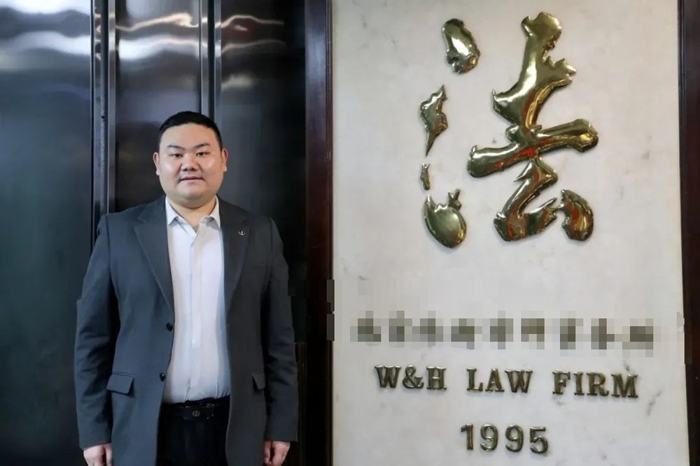 “六战法考”的北大保安圆梦了！这次他有了新身份