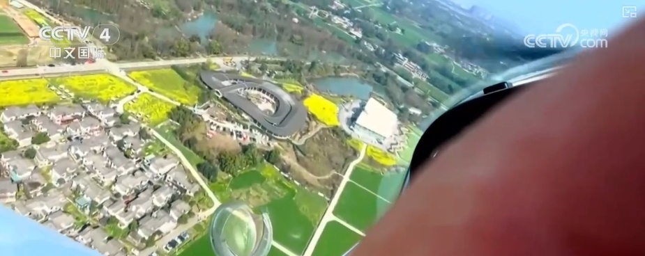 坐飞机赏花、围炉煮茶、花田火锅……花样新场景释放消费新活力