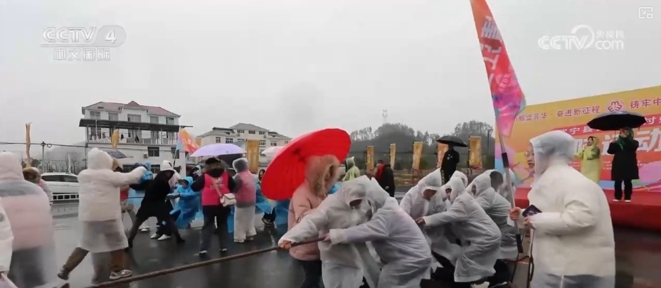 展现新时代女性别样风采 “微工厂”“妈妈岗”助力“她”更好就业 展现新时代女性别样风采 “微工厂”“妈妈岗”助力“她”更好就业