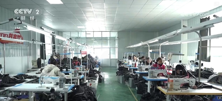 展现新时代女性别样风采 “微工厂”“妈妈岗”助力“她”更好就业 展现新时代女性别样风采 “微工厂”“妈妈岗”助力“她”更好就业