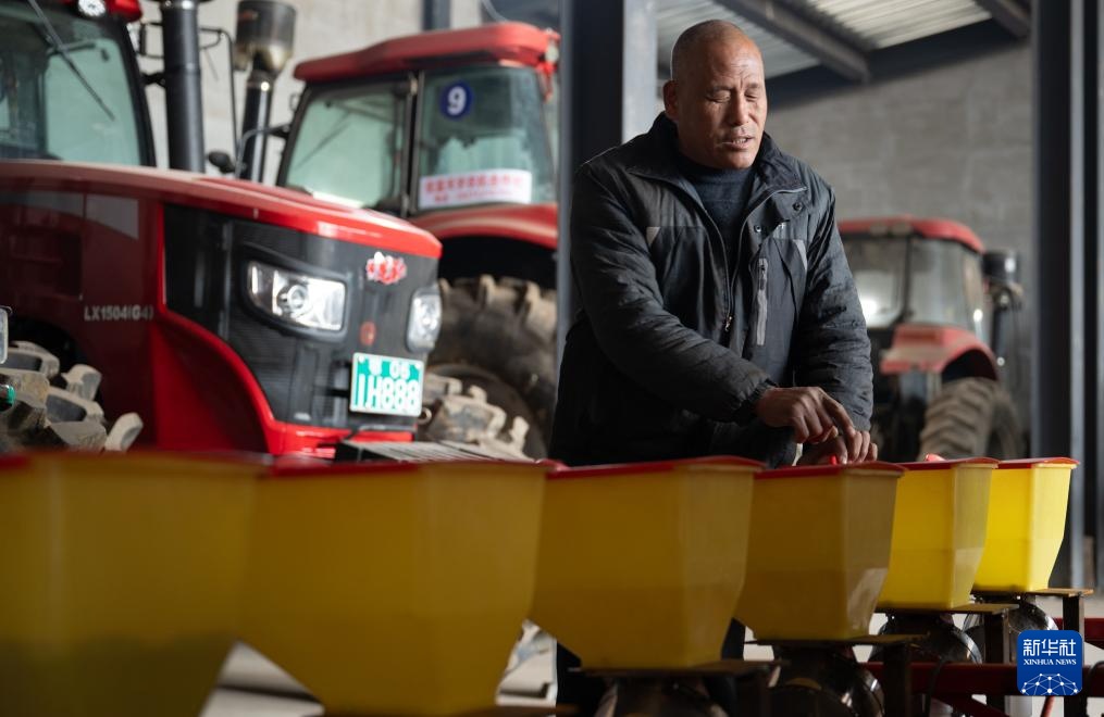 新华全媒+｜盲人兄弟的农机人生