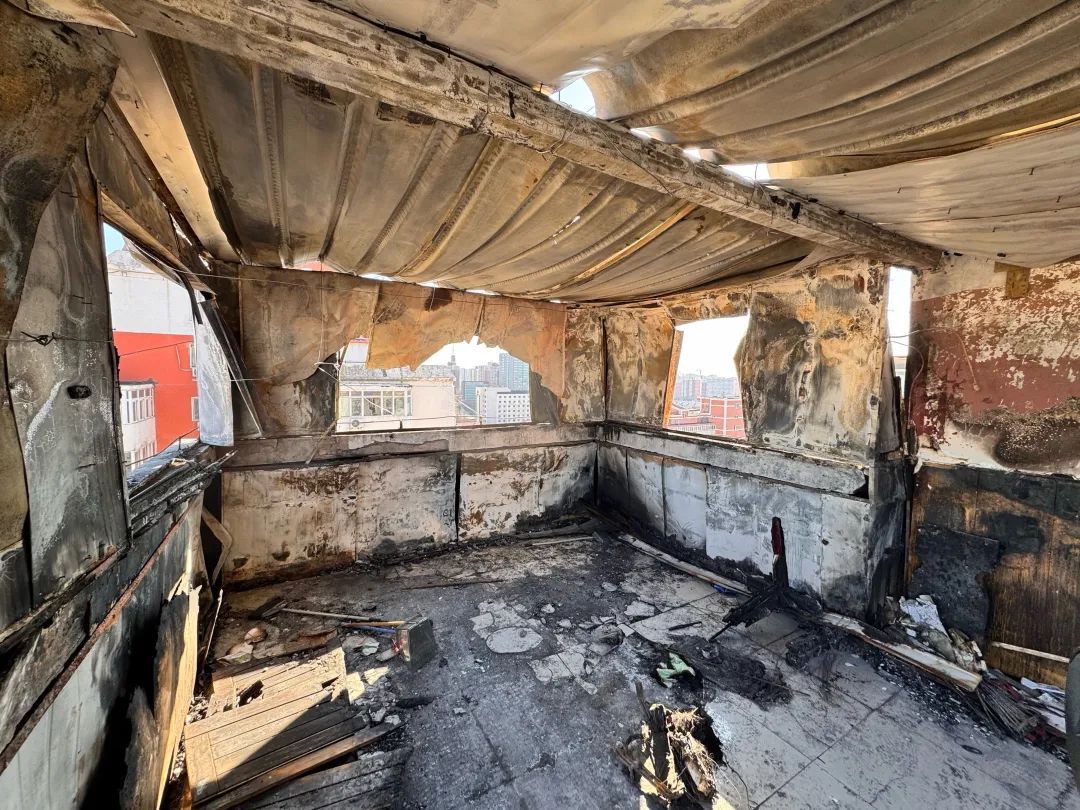 燃烧后剧毒！家中用TA违建，赶快拆掉→